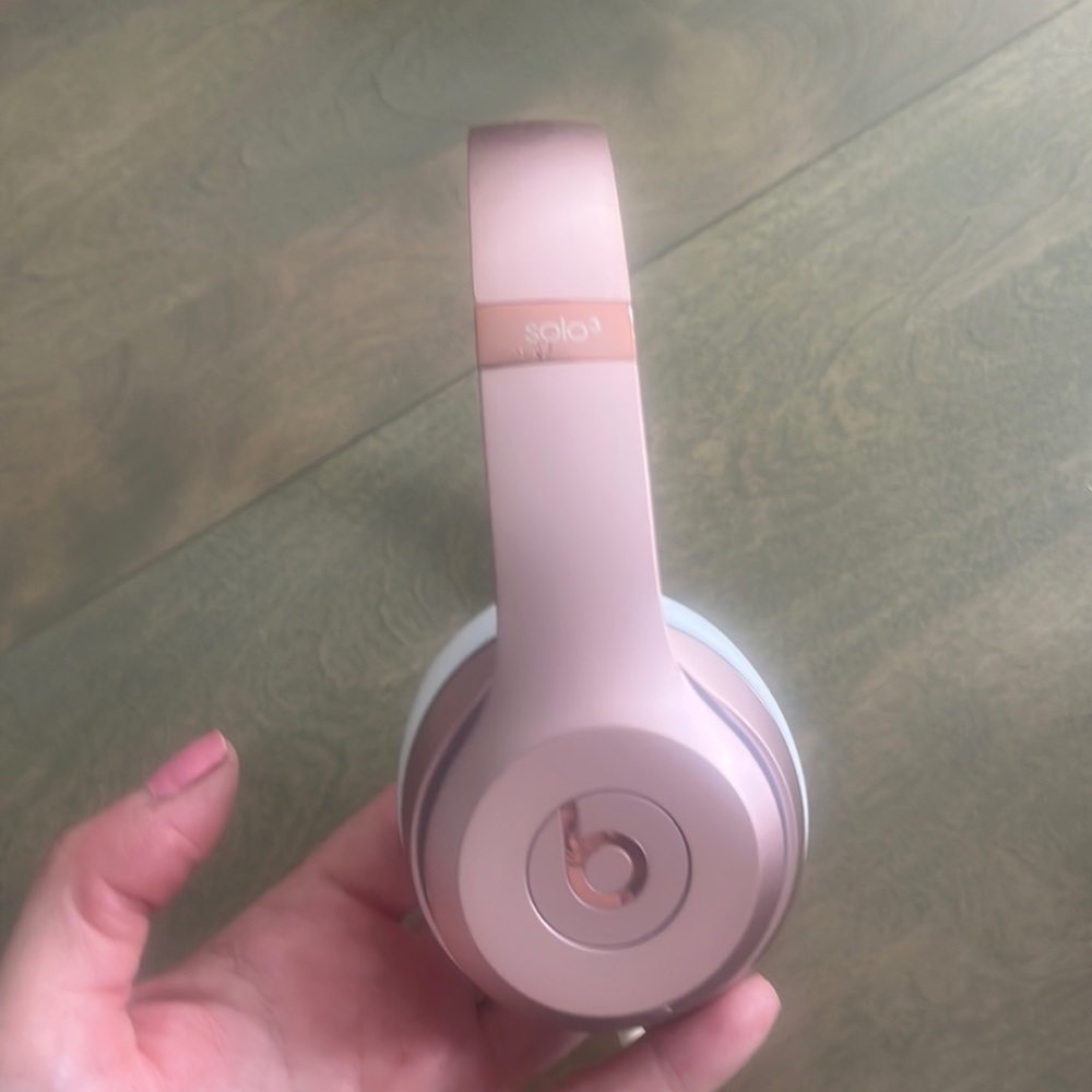 Beats Solo wireless 3